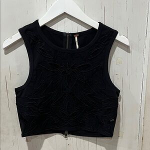 Black Sleeveless Crop Top